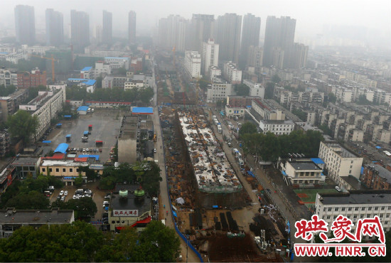 明年春節(jié)前高架橋部分道路將建成通車。