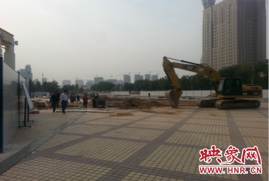 隴海路朝鳳路等三個站點(diǎn)已經(jīng)實(shí)施圍擋。