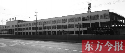 家居建材城已經(jīng)封頂，可耿莊村的安置房還未見蹤影。