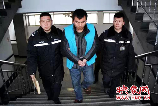 警方已經(jīng)將肇事嫌疑人控制。