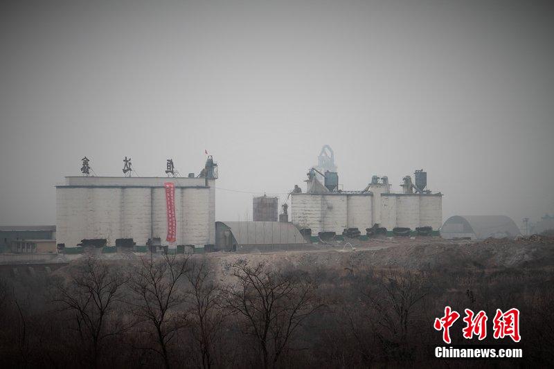 　2014年2月17日，石家莊市再次啟動壓減水泥過剩產(chǎn)能、治理大氣污染水泥企業(yè)集中爆破拆除行動。