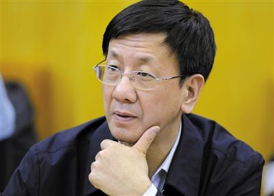 昨日，最高檢檢察長(zhǎng)曹建明在遼寧團(tuán)參加“兩高”報(bào)告分組審議。記者 陳杰 攝