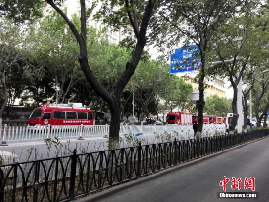 5月22日7時(shí)50分許，烏魯木齊市沙依巴克區(qū)公園北街早市發(fā)生一起爆炸案，造成人員傷亡。