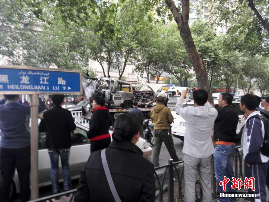 自治區(qū)和烏魯木齊市有關(guān)部門迅速處置，傷員已全部送往醫(yī)院救治。