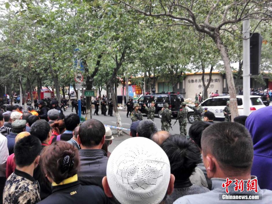 自治區(qū)和烏魯木齊市有關(guān)部門迅速處置，傷員已全部送往醫(yī)院救治。