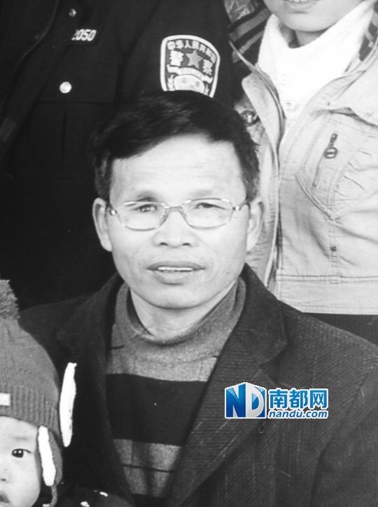  偷拍縣長(zhǎng)收禮的萬(wàn)載縣人汪冬根。