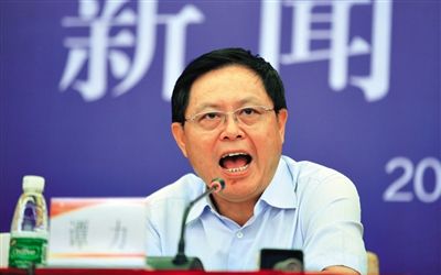 　譚力 男，1955年10月生，漢族，重慶市人，大學(xué)學(xué)歷，有知青經(jīng)歷。2009年3月前，一直在四川工