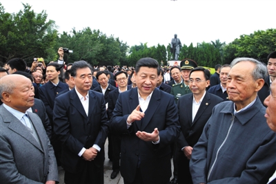 2012年12月11日，習近平任總書記后，首次出京考察選擇廣東，在深圳蓮花山向鄧小平像敬獻花籃，強調