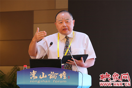 清華大學(xué)國(guó)學(xué)院副院長(zhǎng)劉東演講。