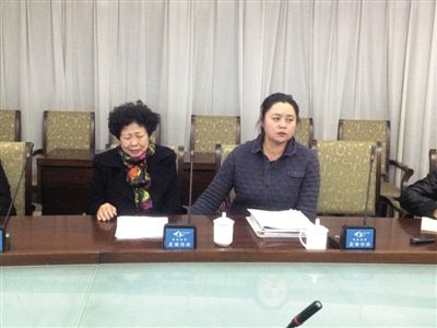 昨晚，馬超群母親張桂英在秦皇島舉行新聞發(fā)布會(huì)。