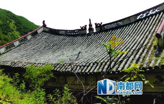 　照光寺在致歉微博中稱，該寺位于蒼山之上，年久失修，且沒有防火通道。