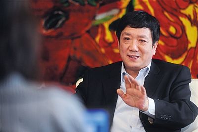 　政協(xié)委員、中國電力投資集團(tuán)總經(jīng)理陸啟洲稱，7800元是其每月基本工資。資料圖片/新京報(bào)記者 楊杰