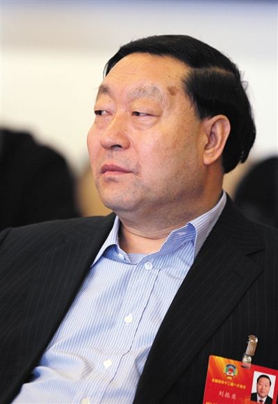 政協(xié)委員、國家電網(wǎng)公司董事長劉振亞說，原來其工資超過100萬，現(xiàn)在他是公司里降薪最多的。圖/CFP