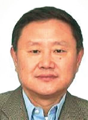 胡奉憲 現(xiàn)年60歲，外逃前任四川韻律實(shí)業(yè)發(fā)展公司總經(jīng)理、董事長，2009年11月逃往美國或澳大利亞。