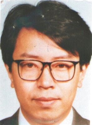 姚耿 現(xiàn)年53歲，外逃前任云南省五礦化工進(jìn)出口（集團(tuán)）公司上海浦東分公司經(jīng)理
