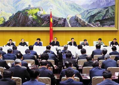 5月12日，國務(wù)院召開推進(jìn)簡政放權(quán)放管結(jié)合職能轉(zhuǎn)變工作電視電話會議，李克強(qiáng)總理發(fā)表講話。新華社記者