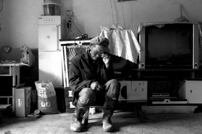 今年73歲的錢智遠(yuǎn)說起女兒錢仁鳳不禁老淚縱橫。