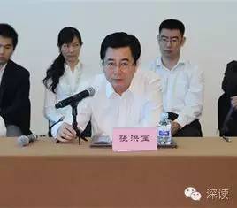 在天津紀(jì)委對(duì)王富強(qiáng)的通報(bào)中指出，王富強(qiáng)從“聽(tīng)黨的話，永遠(yuǎn)跟黨走，做讓黨放心的人”這一初心出發(fā)，吃過(guò)苦、流過(guò)汗，曾為天津港保稅區(qū)的建設(shè)和發(fā)展、為天津市招商引資工作作出過(guò)貢獻(xiàn)。貢獻(xiàn)被認(rèn)可、贊譽(yù)，其驕傲自滿情緒漸生，覺(jué)得