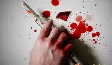 男子用被子捂死妻子 在其胸部、腹部寫(xiě)下我愛(ài)你