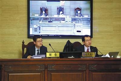 “小黃車”的商標所有人“數(shù)人公司”代理律師稱，“ofo小黃車”侵犯了“小黃車”的注冊商標。