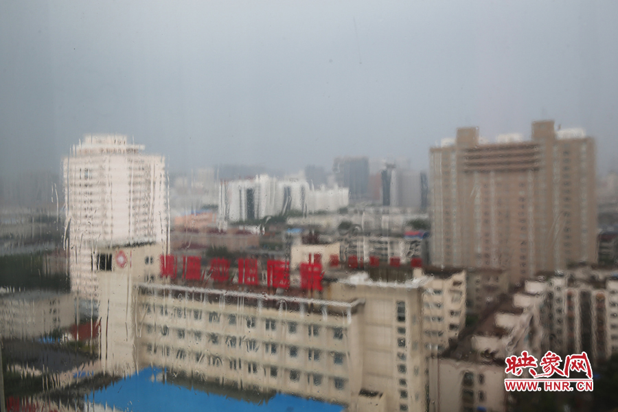 17時39分,鄭州強降雨漸停。