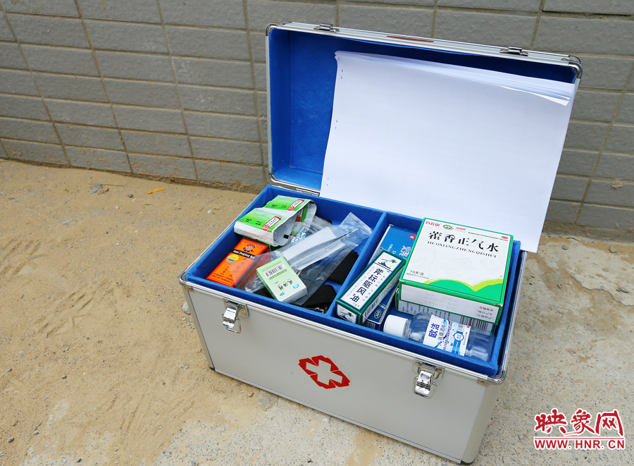 高溫天氣下，防暑藥品是必須準(zhǔn)備的