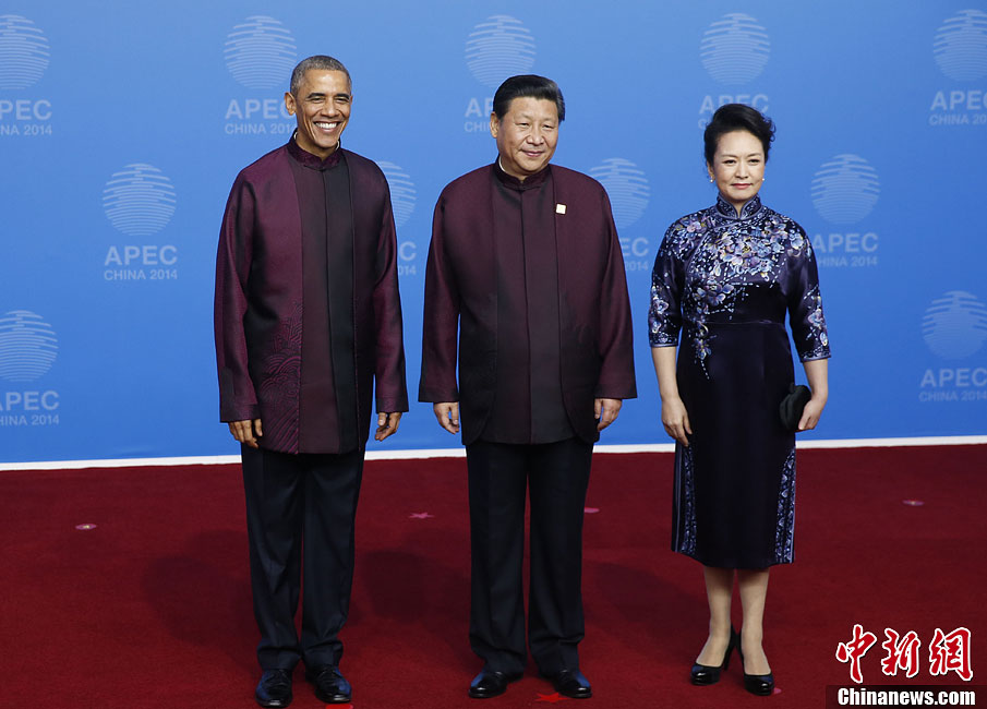 圖為習(xí)近平夫婦歡迎美國總統(tǒng)奧巴馬。中新社發(fā) 杜洋 攝