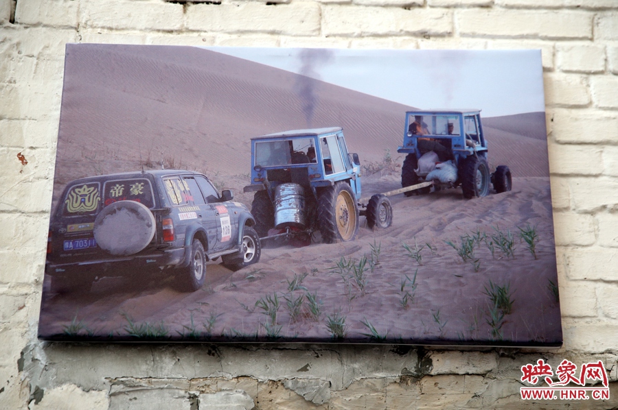 賽車的世界、更是男人的世界。圖為部分參展攝影作品。