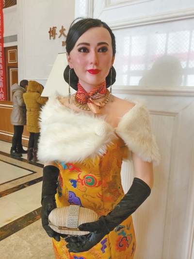 若不是這身似是而非的衣服，你能認(rèn)出這是范冰冰嗎？
