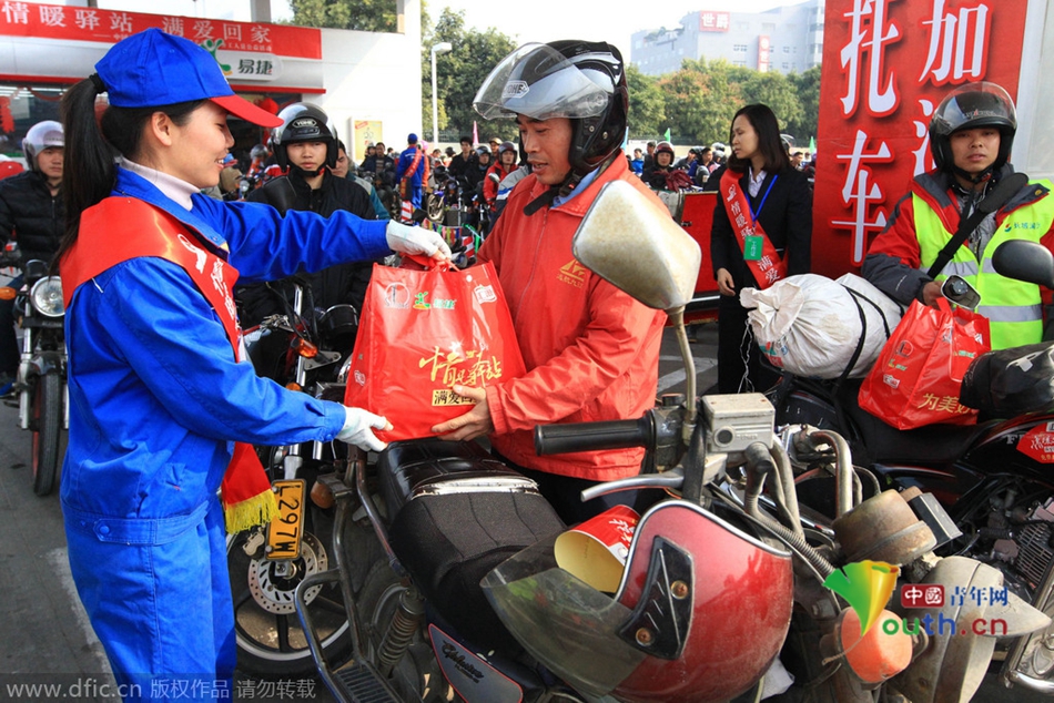 今年廣東、廣西兩省共193座中石化油站將為返鄉(xiāng)車主提供“6+X”免費服務，并將為1萬名“返鄉(xiāng)摩騎”免