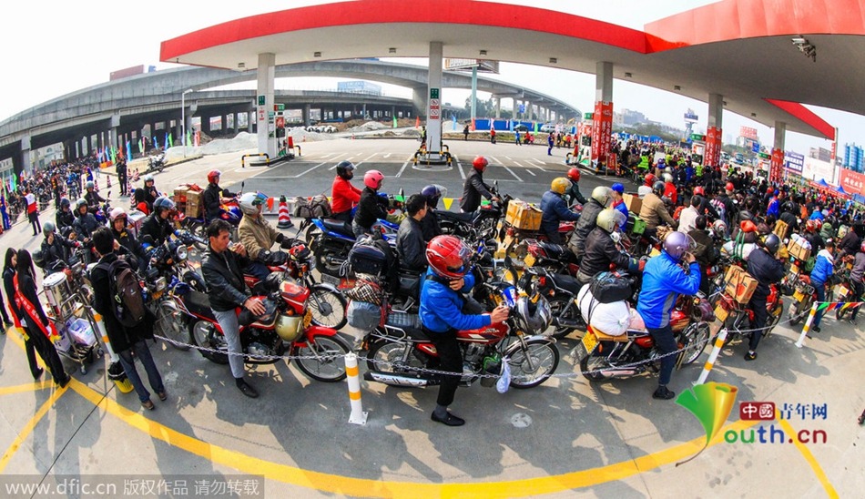 今年廣東、廣西兩省共193座中石化油站將為返鄉(xiāng)車主提供“6+X”免費服務，并將為1萬名“返鄉(xiāng)摩騎”免