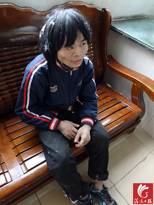 1997年16歲時(shí)被“杜某”以招工名義帶離家鄉(xiāng)關(guān)押干活至今。