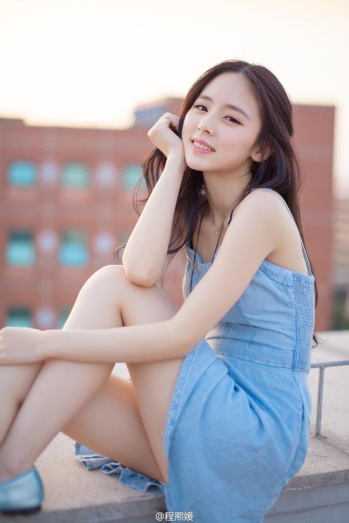 廈大?；ǔ涛蹑虑寮儗?xiě)真獲贊 素顏美到窒息