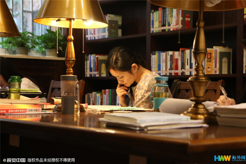 重慶大學改造翻新的“民國風圖書館”走紅網絡，引得無數(shù)網友點贊