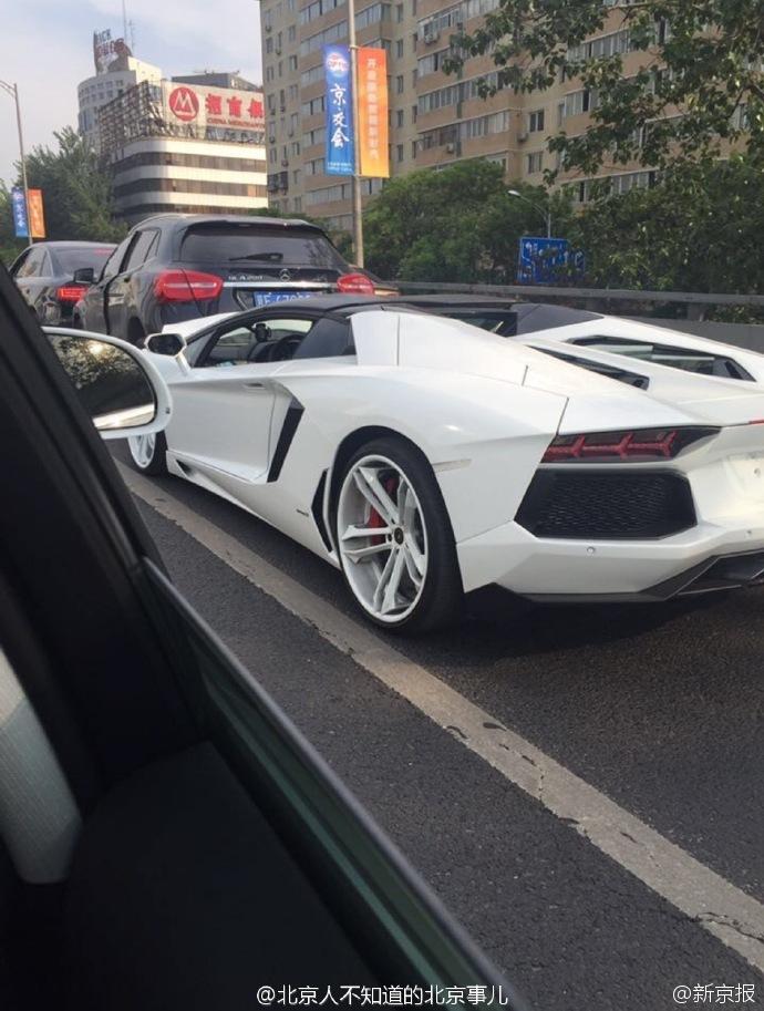 網(wǎng)紅駕蘭博基尼追尾 造成三車(chē)事故