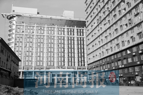 因購房尾款沒有交齊，鄭州一小區(qū)多戶業(yè)主的生活用水被停掉，有的連續(xù)半個(gè)月沒水吃。