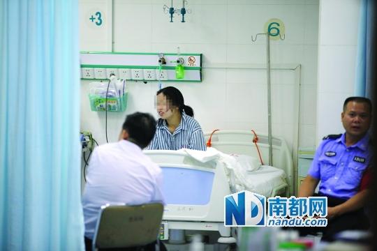 5月30日上午,跳橋女子獲救后被送往醫(yī)院救治,警方到場(chǎng)調(diào)查。南都記者 陳偉斌 攝