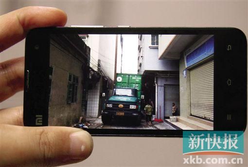 吳師傅的貨車被迫停留在現(xiàn)場(chǎng)幾天。