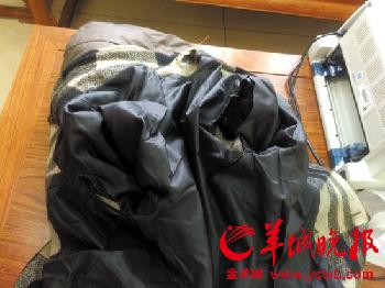 年邁體弱，一些老人家中衣物多年未洗，又舊又破