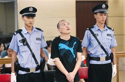陳曉鵬在西城法院受審。記者 尹亞飛 攝