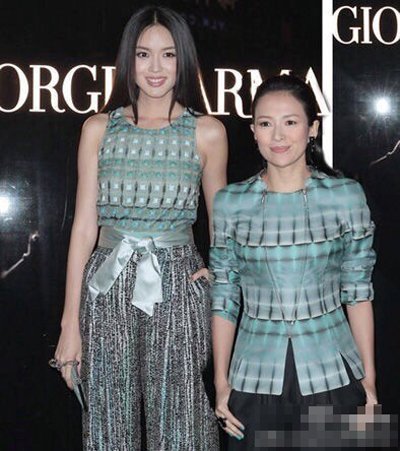 就算氣場(chǎng)絕對(duì)強(qiáng)大的貝嫂，跟張梓琳合影幾乎可以讓人忽視
