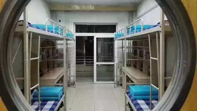 這個(gè)學(xué)校的男生宿舍火了！女同學(xué)都喊著要嫁