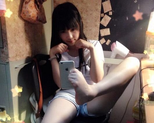 妹子們每周花至少五小時(shí)自拍，到底是為啥？