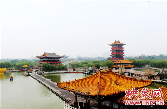 雨后的清明上河園讓您愛個(gè)夠!