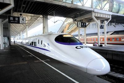 白皮車(chē) 動(dòng)車(chē),高鐵基本全白色