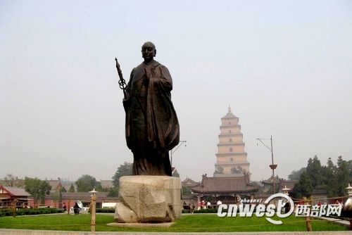 樹立于大雁塔前的唐玄奘像,他是中印兩國(guó)悠久交流史的代表人物。