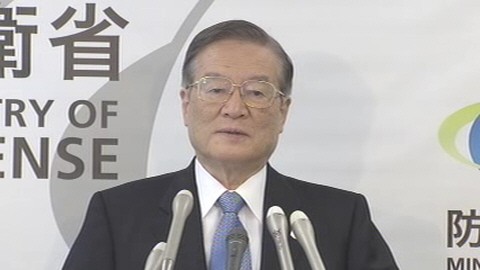 日本防衛(wèi)省森本敏16日上午出席記者會(huì)。