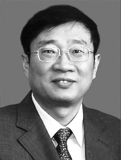 殲-15飛機(jī)研制現(xiàn)場總指揮羅陽，因突發(fā)急性心梗殉職，享年51歲