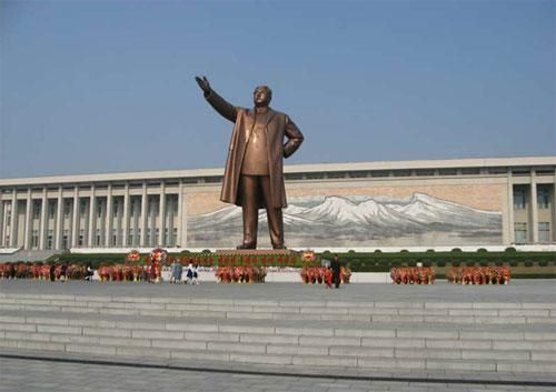 韓國(guó)稱或利用導(dǎo)彈對(duì)平壤等大城市的金日成、金正日銅像進(jìn)行精密打擊