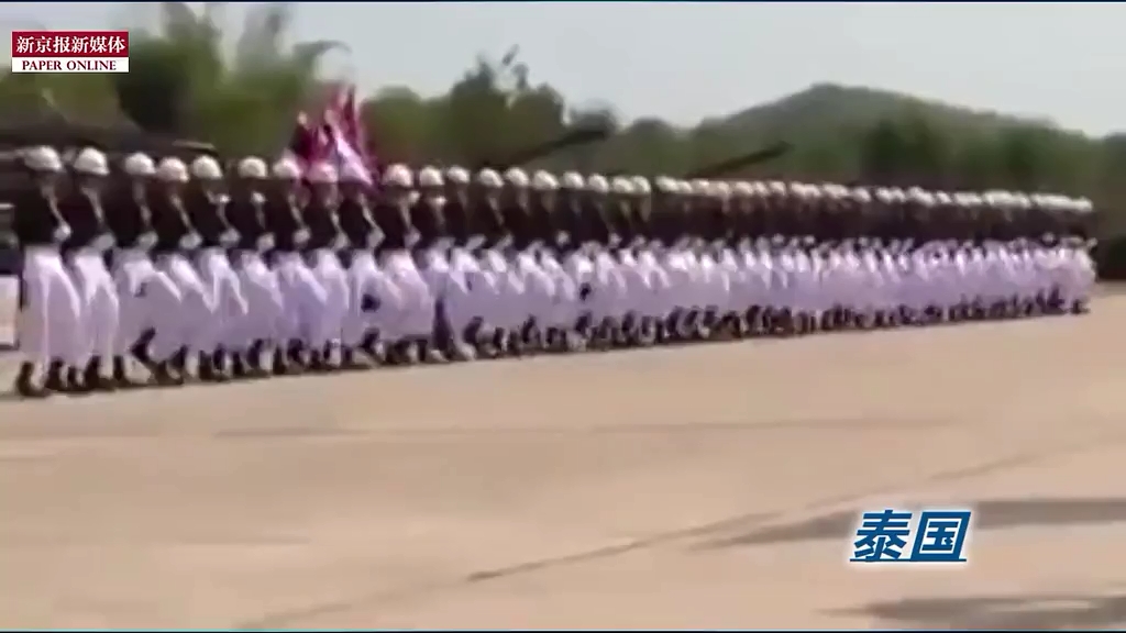 那些年摩托、樹(shù)人、斧頭兵上演的有趣閱兵式